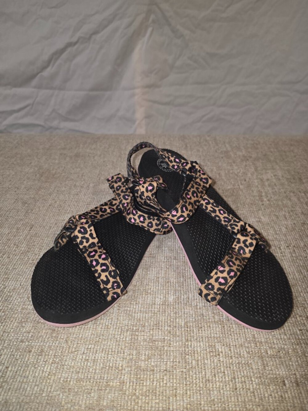 Women's Time and Tru - pink and leopard strappy sandal - Size 6
